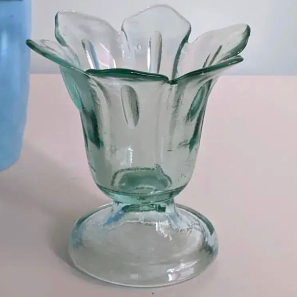 Green Recycled Glass Tulip Flower Shaped Pedestal Votive Candle Holder - Picture 2 of 14